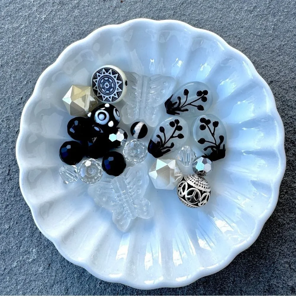 Handmade Black White Glass Bead Lot Artisan Lampwork Collection Jewelry Making